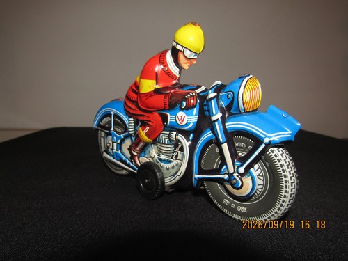 Ancienne moto tole - en,