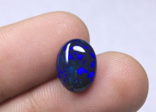 Cabochon opale noire