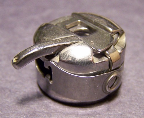 Bobbin case bernina 1004 - case,