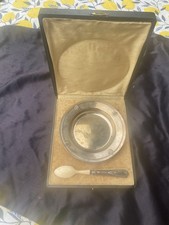 Coffret de naissance assiette à bouillie avec sa cuillère en métal argenté