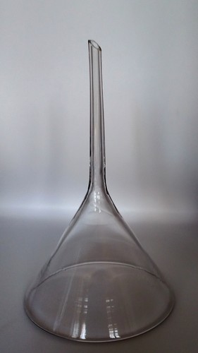 Entonnoir verre 1 objet - verre.,