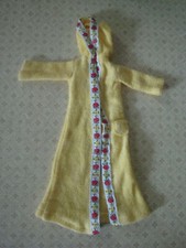 tenue vetement poupée barbie SINDY robe de chambre sortie de bain 70/80 vintage