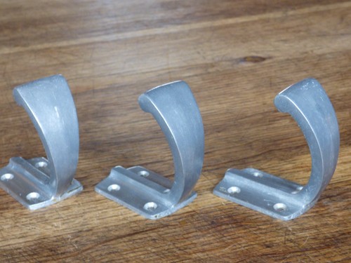 Lot patères en aluminium - 3,