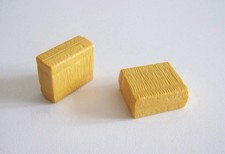 Playmobil farm & equestrian - set of 2 bales of dark yellow hay