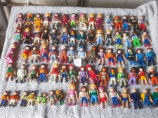 Lot de 75 personnages / figurines Playmobil + accessoires et animaux