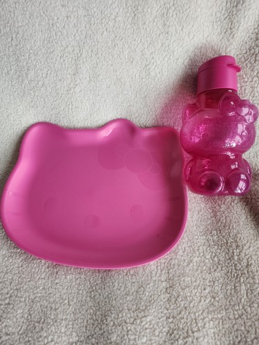 Tupperware hello kitty piece - hello,