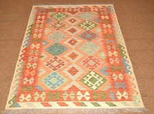 Tapis Kilim Oriental Tissé À