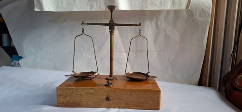 Ancienne balance précision - de,