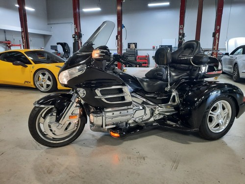 2006 honda gold - gold, wing