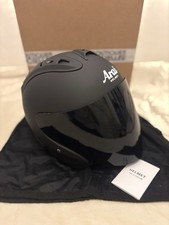 ARAI casque moto scooter. Noir