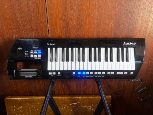 Roland lucina 37 key - roland, ax-09