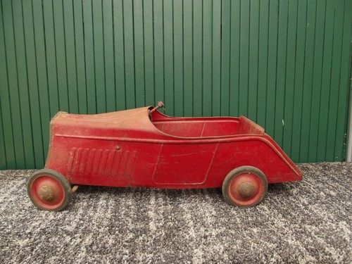 Ancienne voiture pédales - ancienne, à