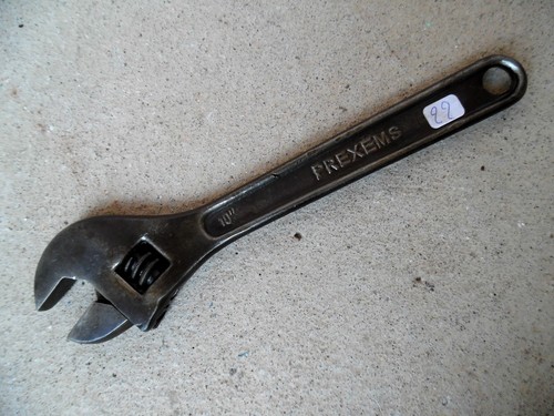 Old tool outil - ),