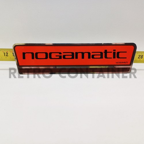 Autocollant autocollant