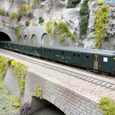 2 voitures 2CL EW-II et un fourgon à bagages, "Interregio 16173, SBB, Ep. V - RO