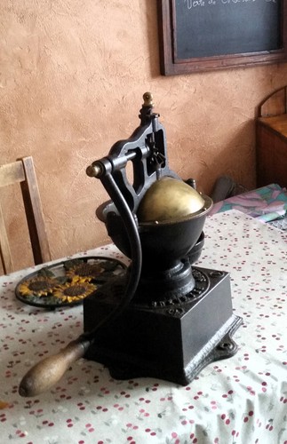 Moulin café manuel ancien - à,