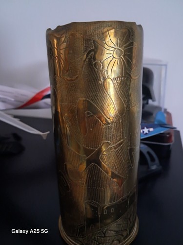 Superbe douille obus taza - douille, d'obus