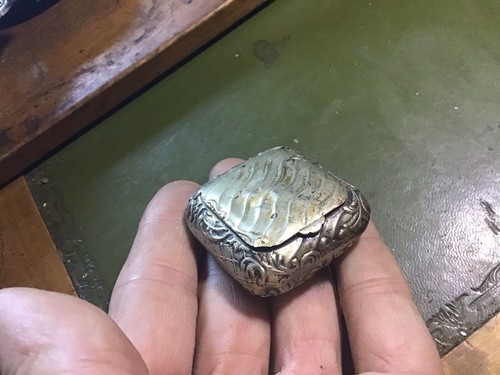 Petite boîte ancienne - boîte, en