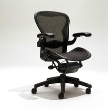Herman Miller Aeron Mesh Office Desk Chair Medium Size B fully adjustable lumbar