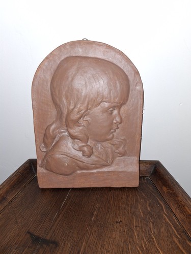Plaque bas relief profil - , en
