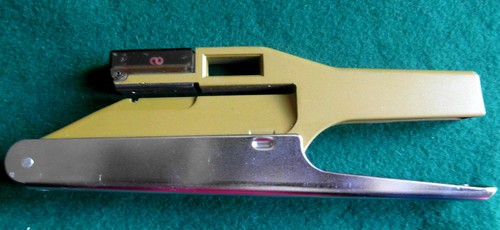 Perforatrice pour carte