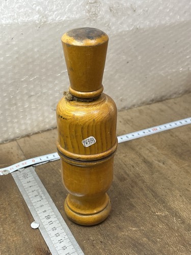Bouchonneuse old tool outil - old,