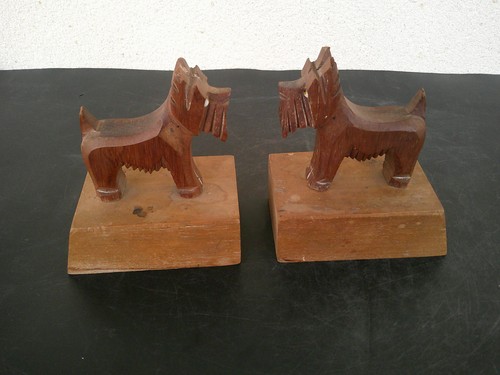Serre livres bois sculpte - en,