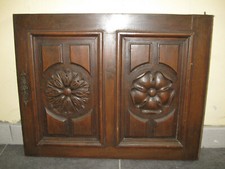 1 ANTIQUE WOODEN DOOR WITH CARVED ROSETTES--ANTIQUE OLD DOOR--NO.211