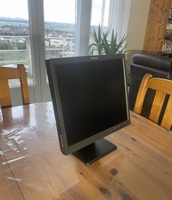 ÉCRAN PC ORDINATEUR 17"