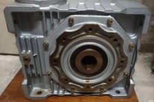 RÉDUCTEUR CHIARAVELLI A VIS SANS FIN ARBRE CREUX MOTEUR NON FOURNI 