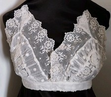 Comes from an old white shirt. Can be reassembled.  Nice condition 