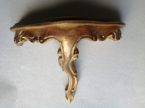 Une petite console applique - console,
