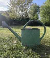ancien arrosoir en zinc