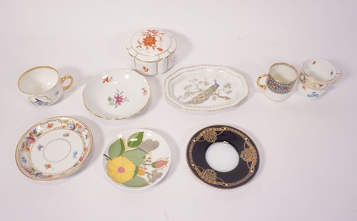 Lot pièces porcelaine - de,
