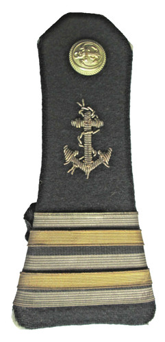 Une épaulette capitaine de - une,