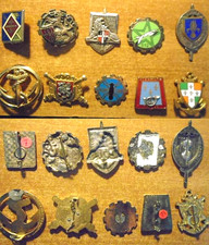 INSIGNES MILITAIRES – LOT DE