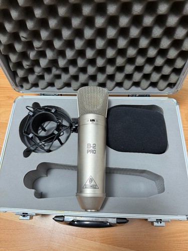 Behringer pro - b-2,