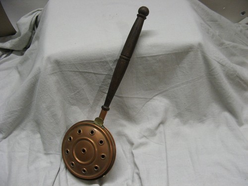 Ancien petit chauffe lit - , (pour