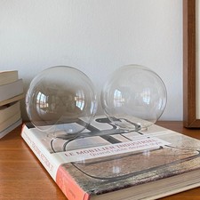 2 globes anciens en verre