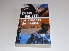 DEON MEYER "LES SOLDATS DE L'AUBE" FOLIO POLICIER N°1010, IMP. 2024, TB ETAT