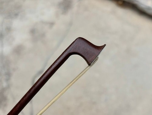 Ancien archet violon signé - de,