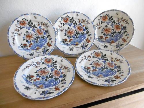 Cinq assiettes plates faience - cinq,