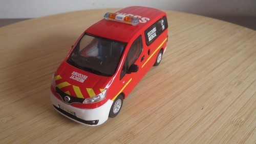 Miniature nissan nv200 - nissan,
