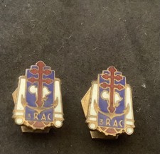 2 INSIGNES MILITAIRE 3°