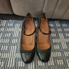 CHIE MIHARA Suede Scalloped Accent Block Mary Jane Pump Heels Women 6.5 EUC