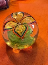 Gros sulfure presse-papier fleur Val Saint-Lambert (années 1970-1980)