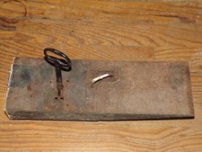 ANCIENNE SERRURE BOIS ET FER