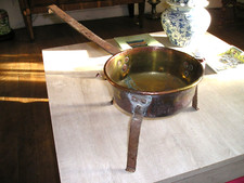 POELON  sur PIEDS du XVIIIe