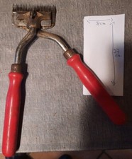 Ancienne tondeuse à laine de mouton , fonctionne parfaitement. 