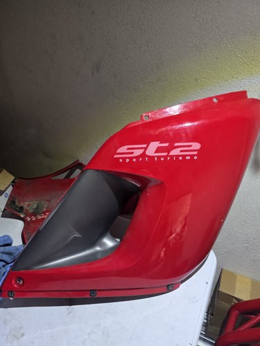 Carenage droit ducati st2 - carenage,